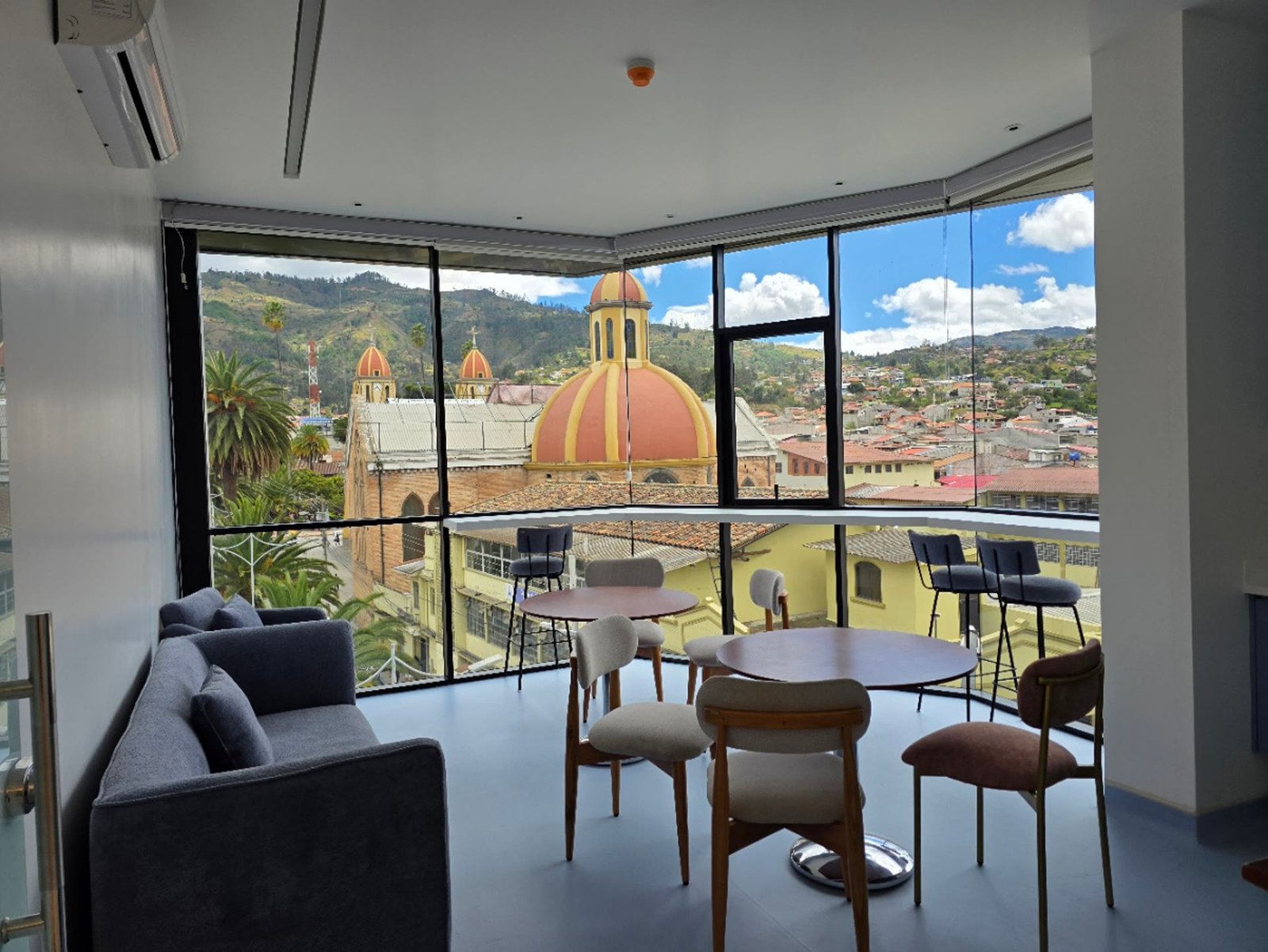 Terraza del CRC con vista panorámica a Gualaceo