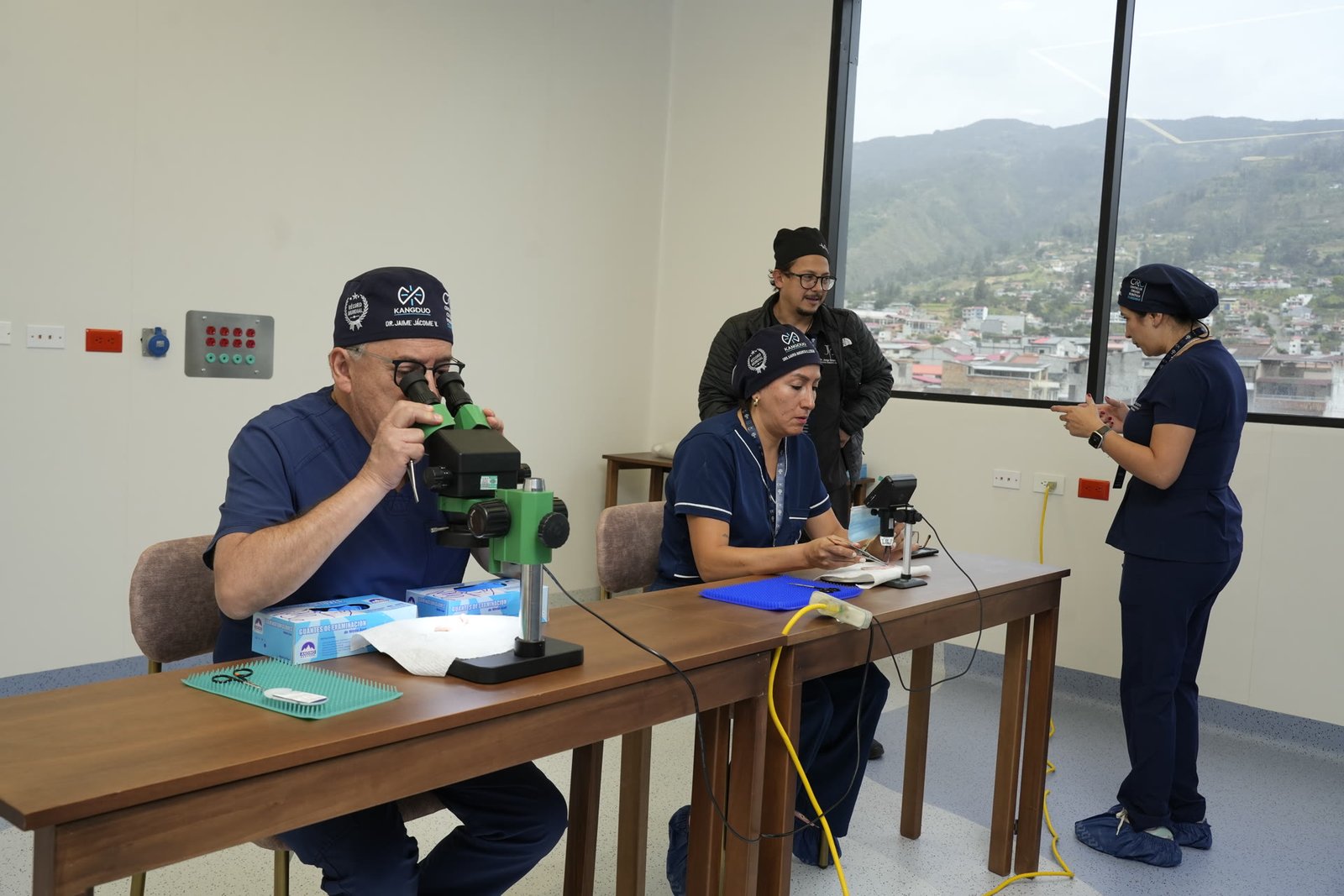 Sesión de certificación en cirugía robótica KangDuo